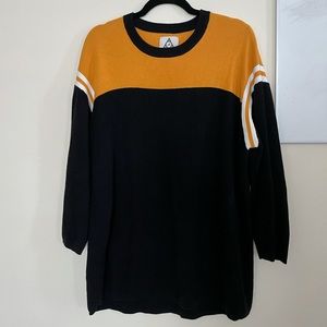 3/4 sleeve UNIF sweater, size L.